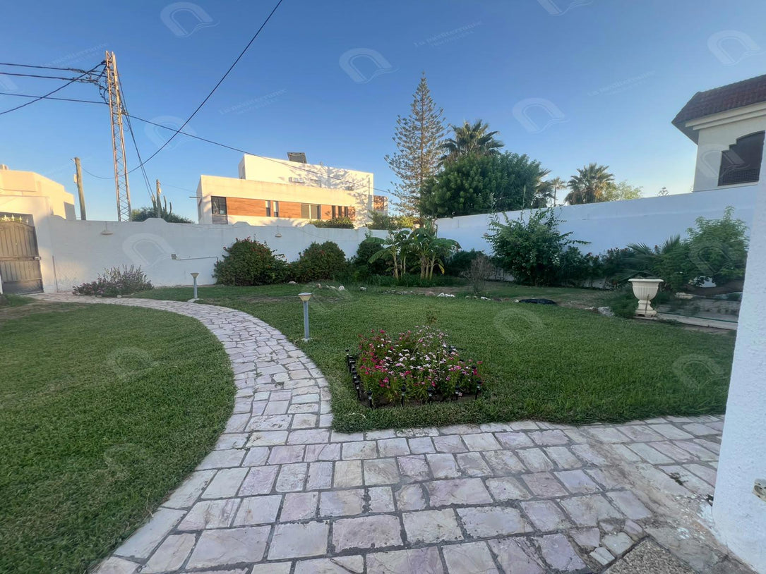 Villa à vendre à la soukra