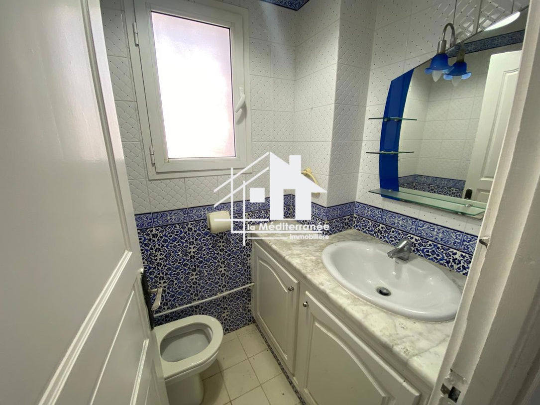 une villa S+5 à gammarth