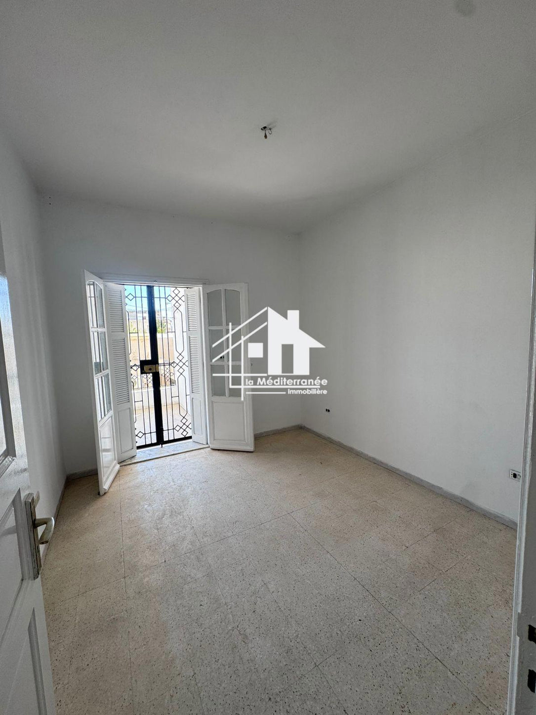 A louer étage de villa S+2 à manouba