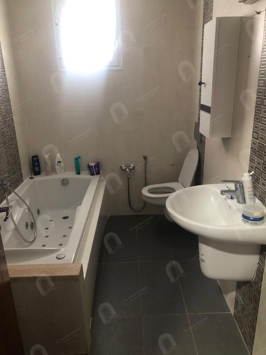 A louer un appartement s+2 à jardin d'el menzah 2