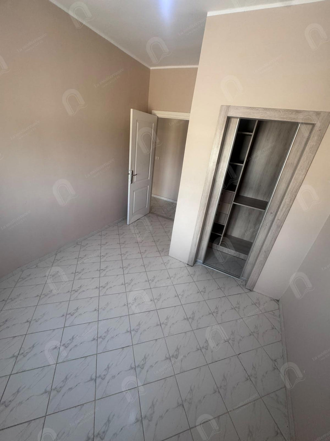 A vendre un appartement S+2 à manouba