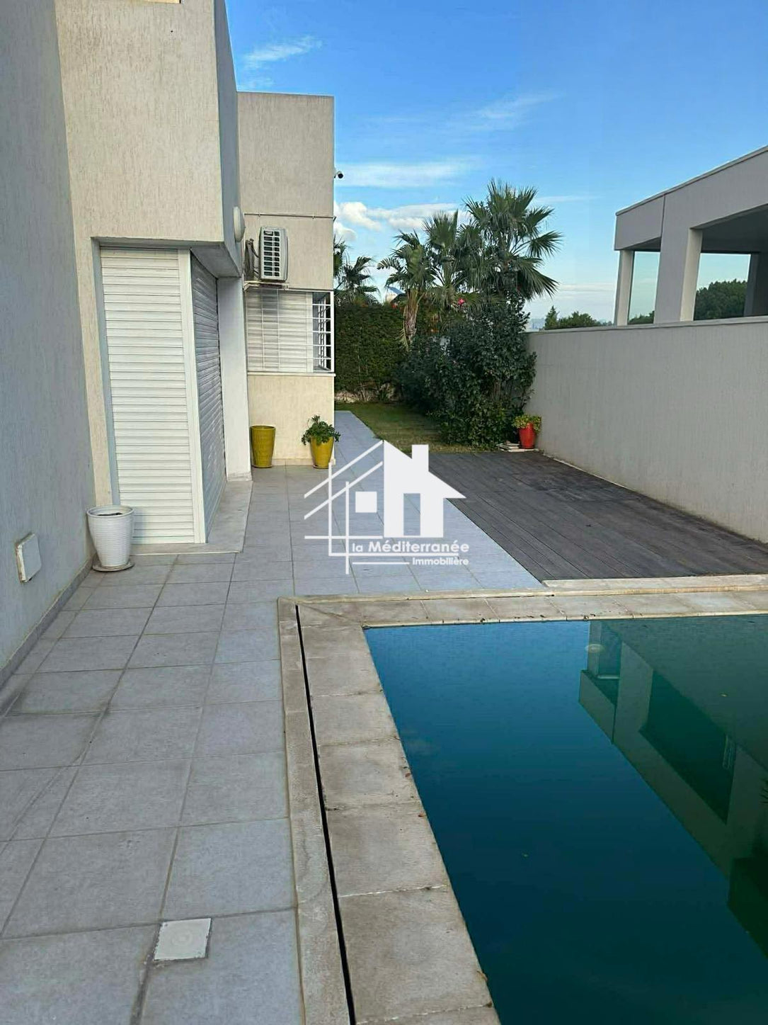 A louer une villa avec piscine à chotrana 1