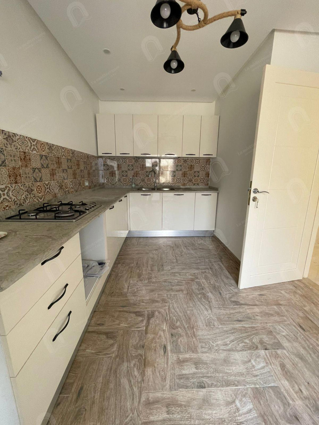 A louer un appartement s+3 à jardin d'el menzah 1