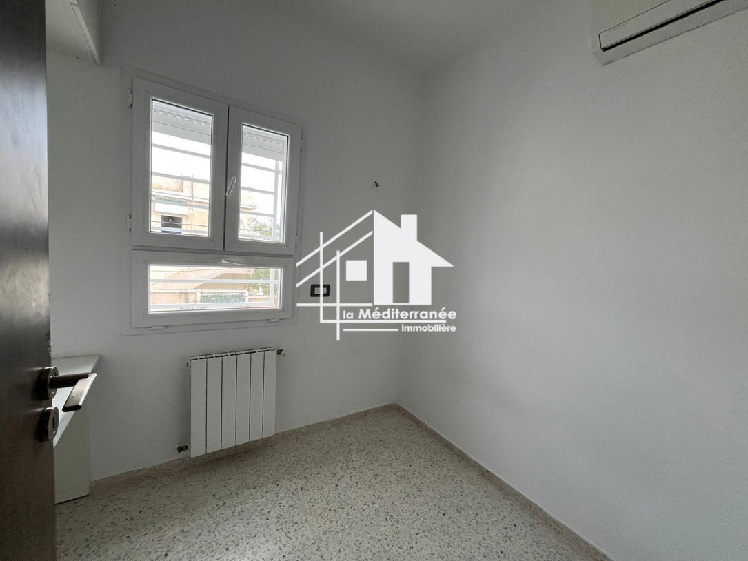 A louer s+2 à menzah 6