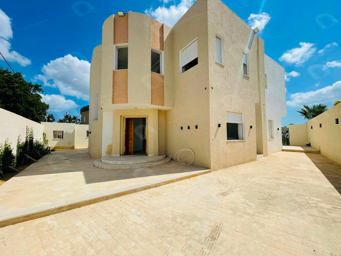 Villa a vendre à chotrana 3