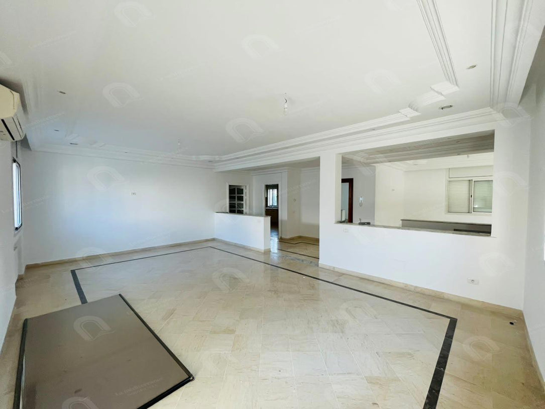 À louer Etage de villa au rdc à Jardin de l'Aouina