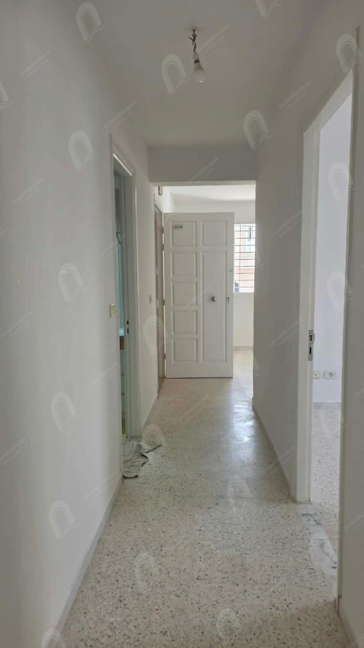 A louer un appartement s+2 à Ennaser 2
