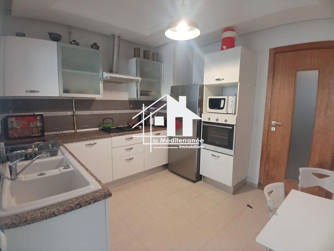 A louer s+3 meublé à Marsa plage