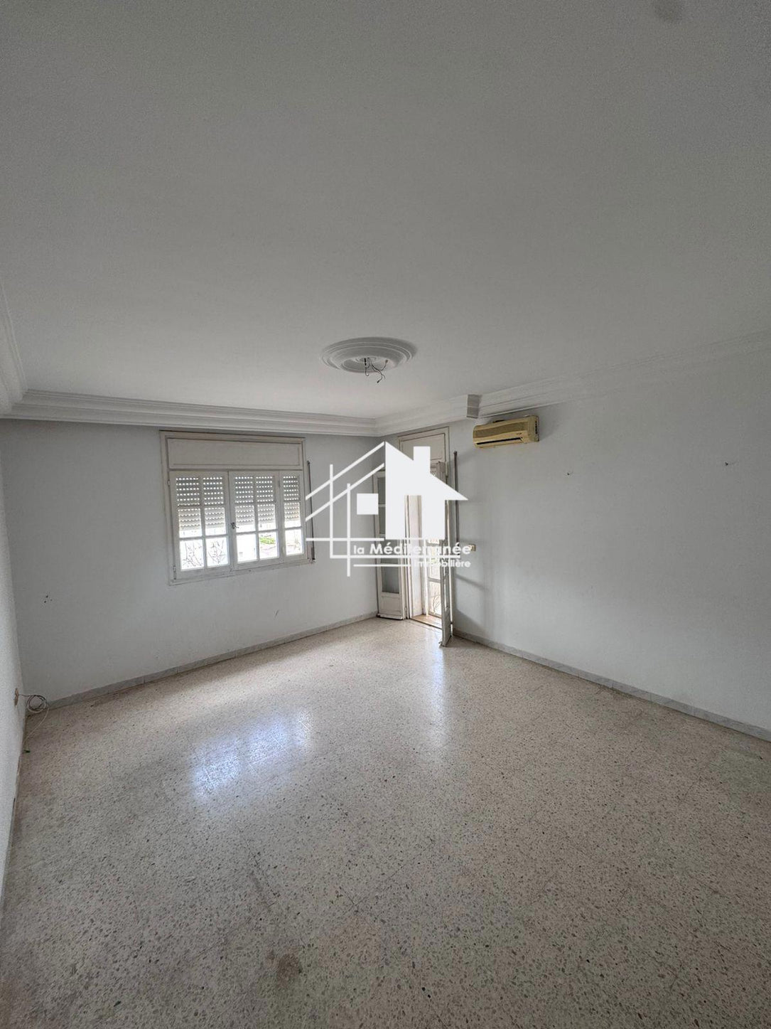 A louer appartement S+3 à El agba