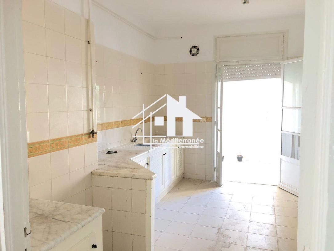 A vendre appartement S+3 à Ain Zaghouan Sud