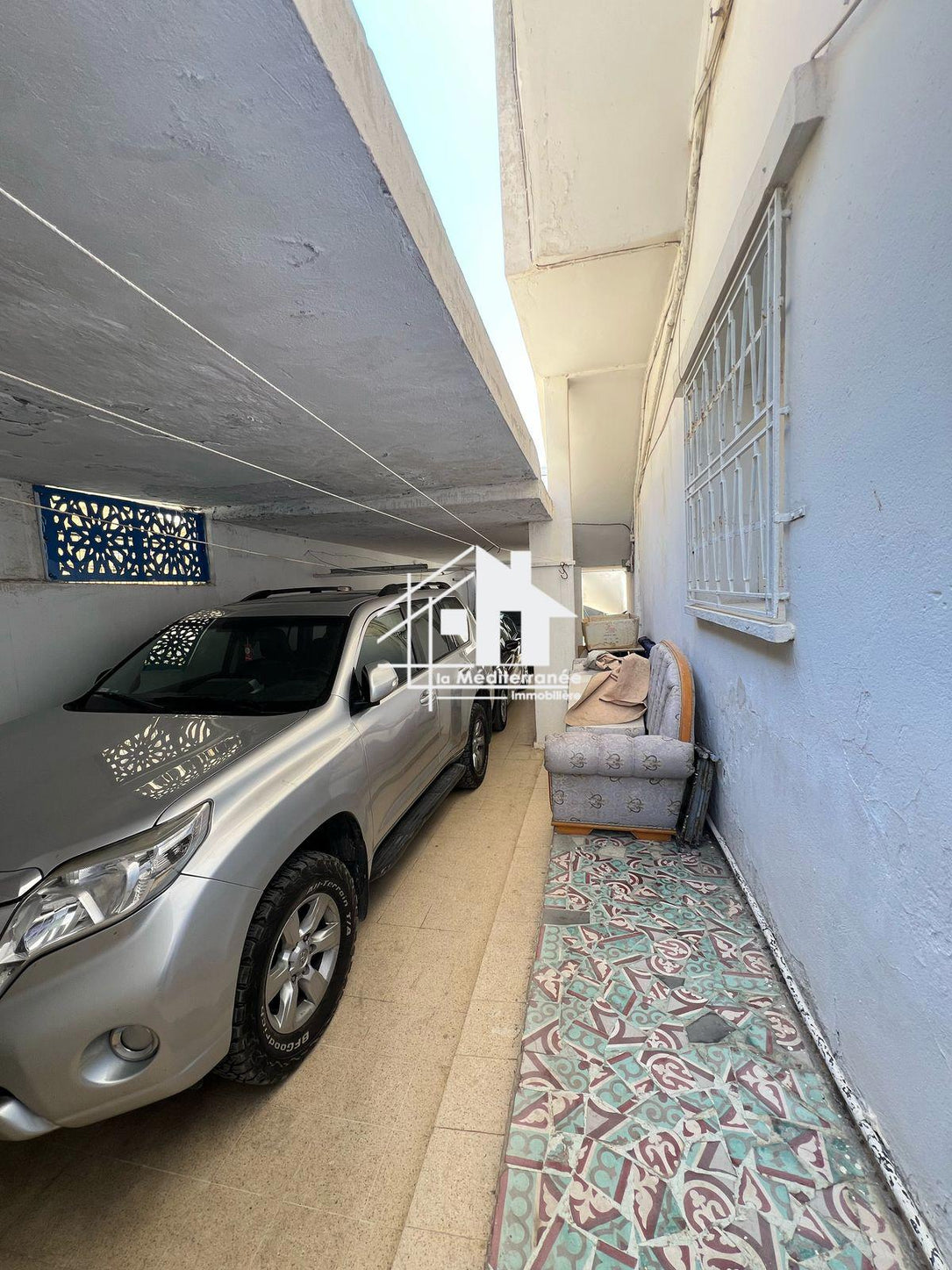 À vendre villa avec deux appartements,studio et jardin à saint clément bardo