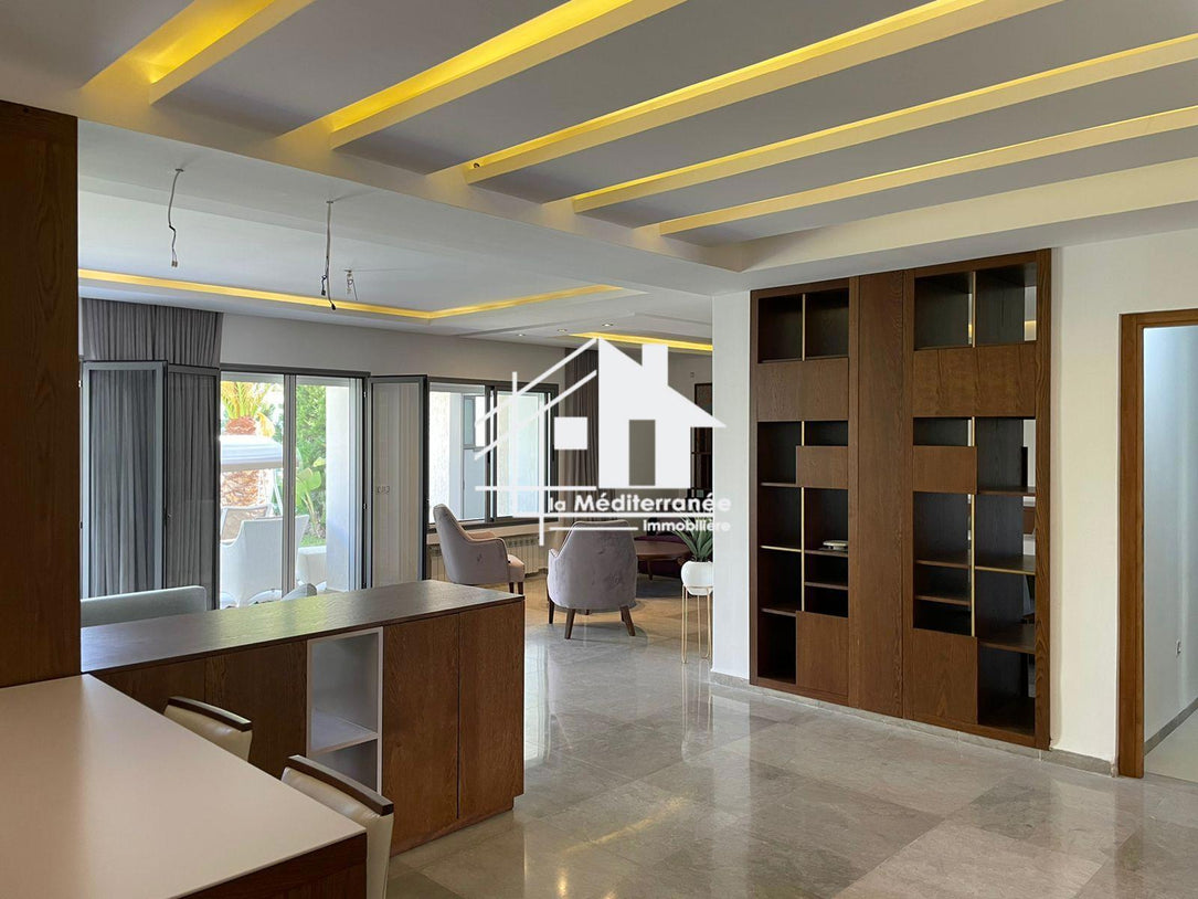 Une villa S+4 à Gammarth