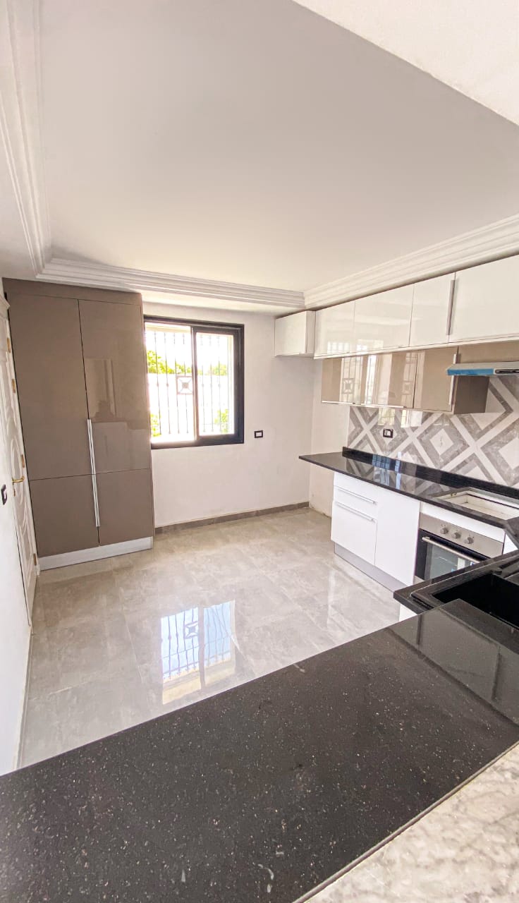 A Louer appartement S4 avec piscine et jardin