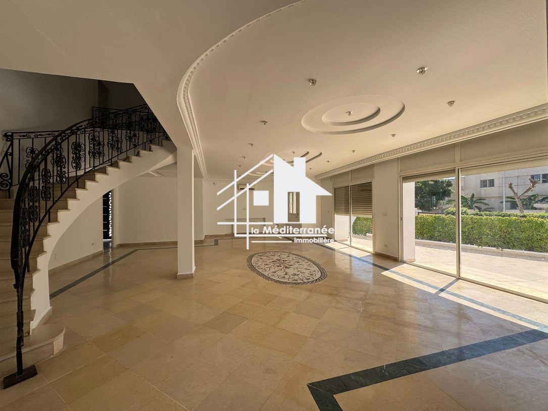 A louer une villa S+5 au lac 2