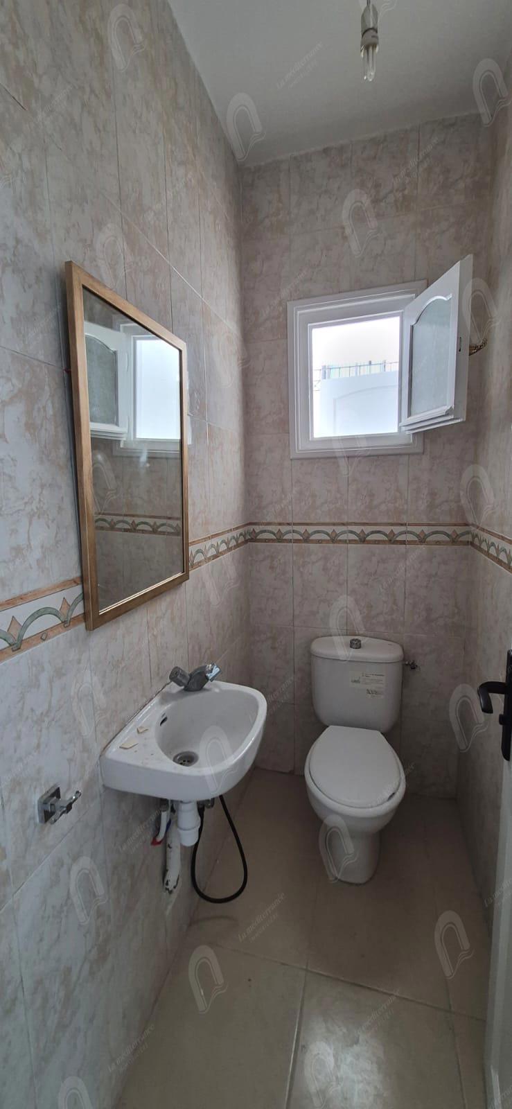 à louer un appartement s+2 à cité Ennasr