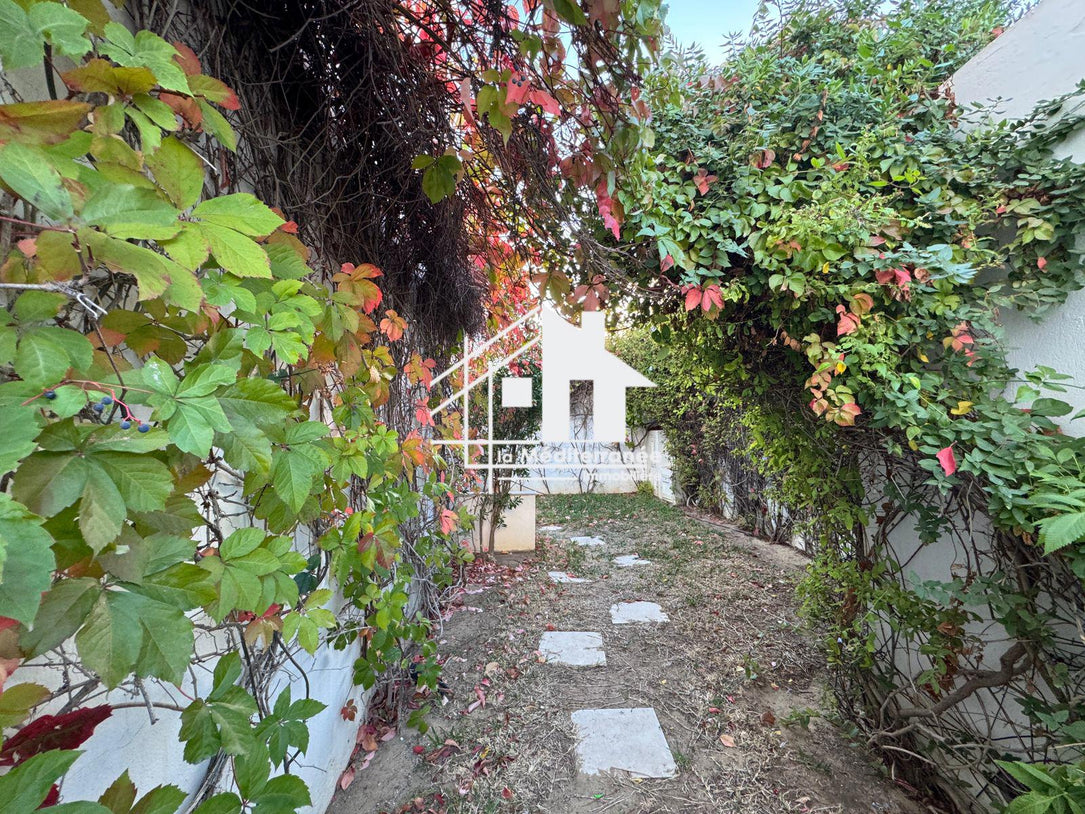 Une magnifique villa S+5 avec piscine au Lac 2