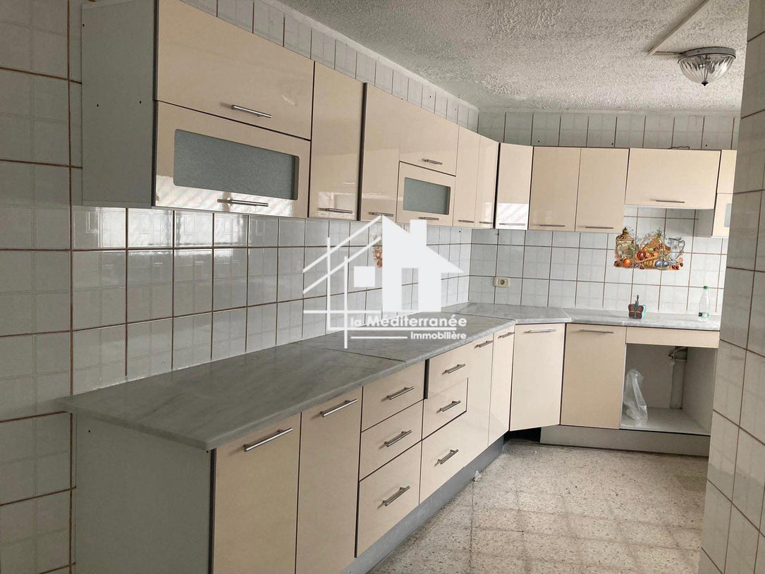 Appartement S+3 à la Marsa