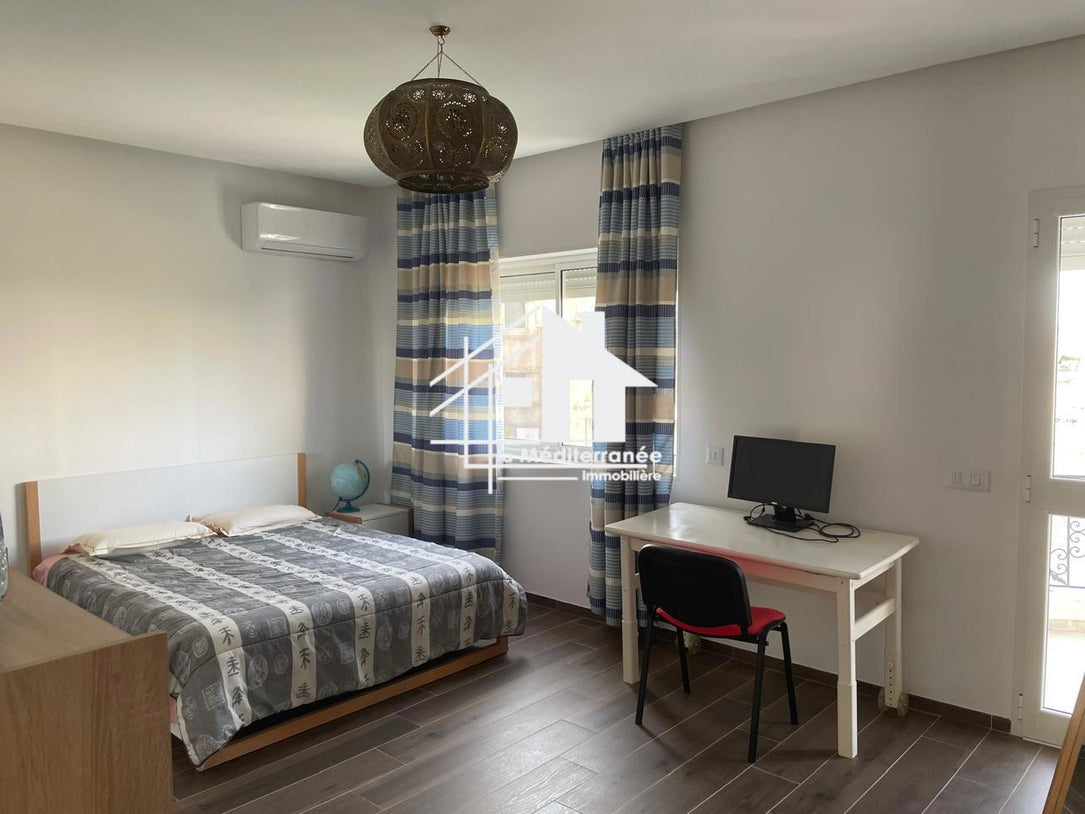 A louer etage de villa S+3 à ain zaghouan nord