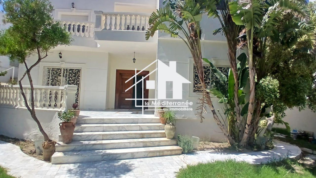 somptueuse villa de 653m² aux Jardins de Carthage
