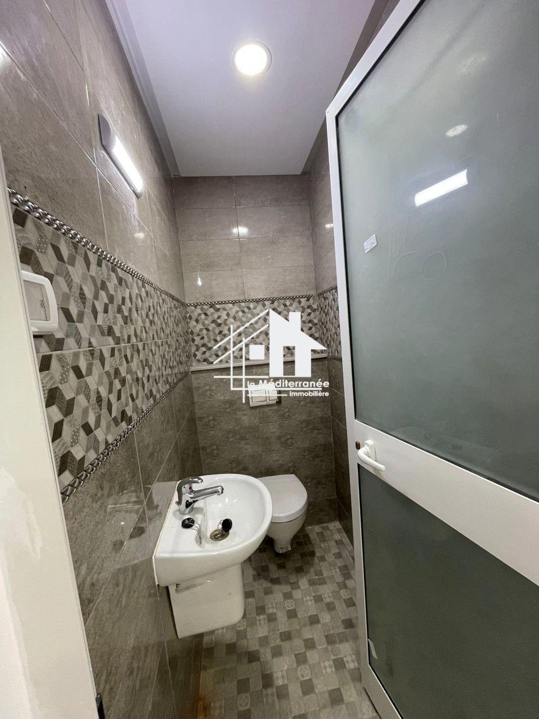 A louer immeuble a usage bureautique au centre ville Tunis