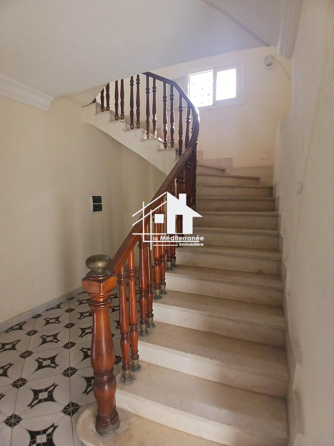 À vendre  villa à Mégrine Jawhara