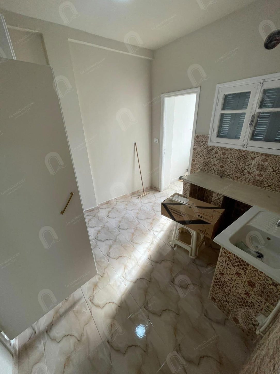 A vendre un appartement S+2 à khaznadar