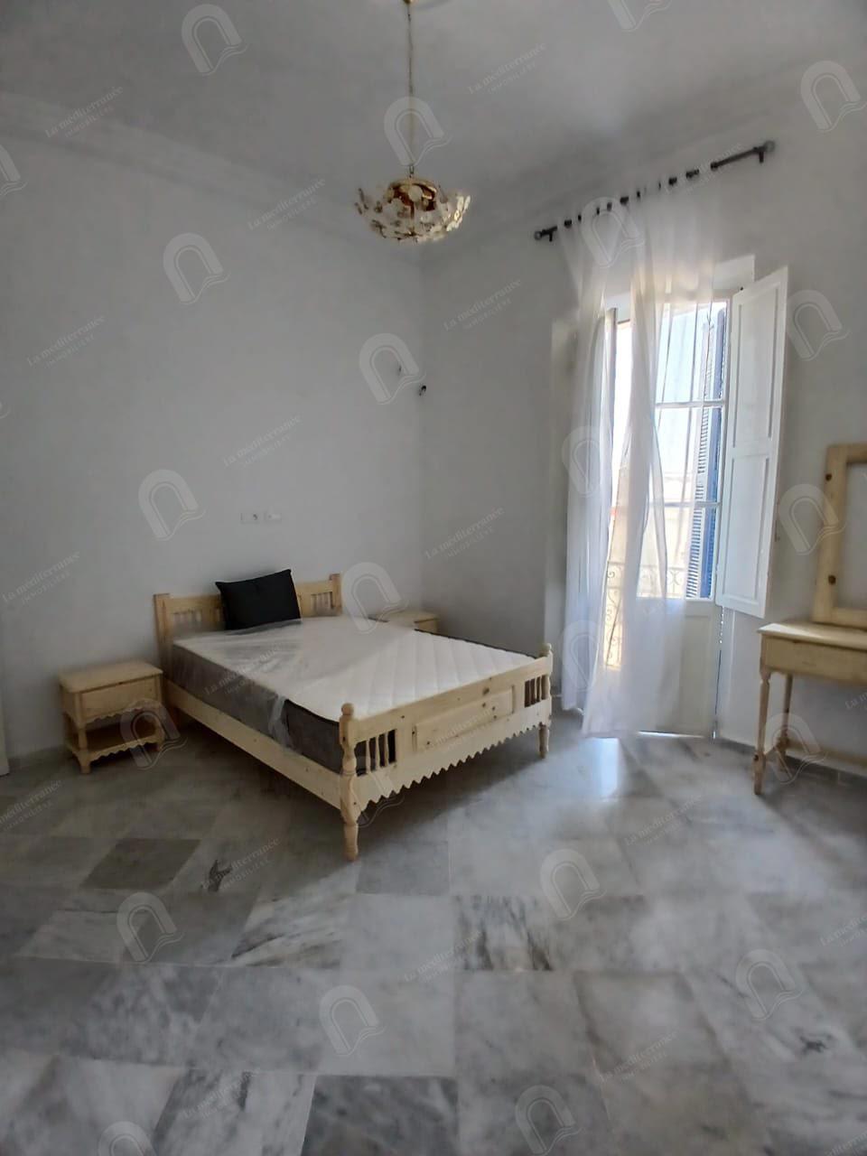 A louer appartement S+4 au centre ville