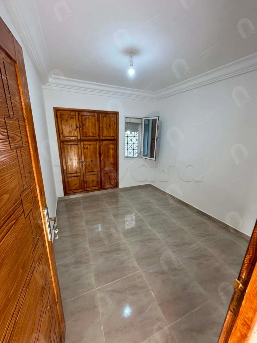 A louer un étage de villa S+1 au rdc