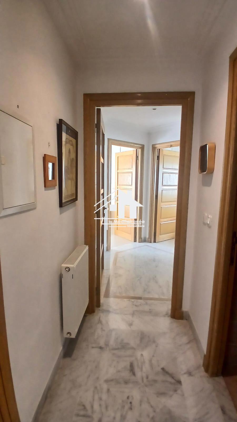 un appartement S+2 aux berges du lac 2