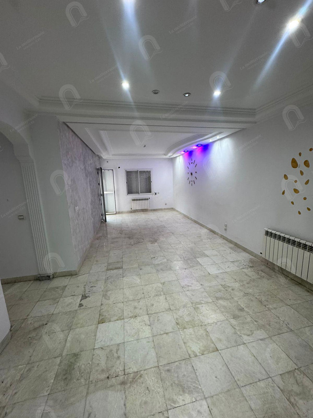 A louer Appartement S+3 hst au bardo