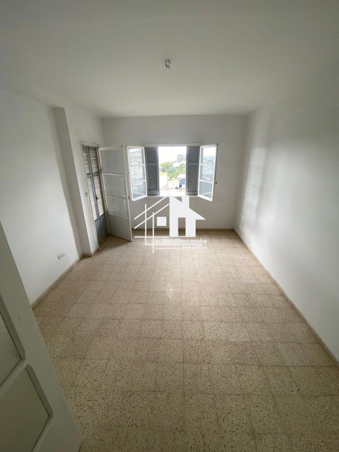 A vendre appartement S+2 à ksar said