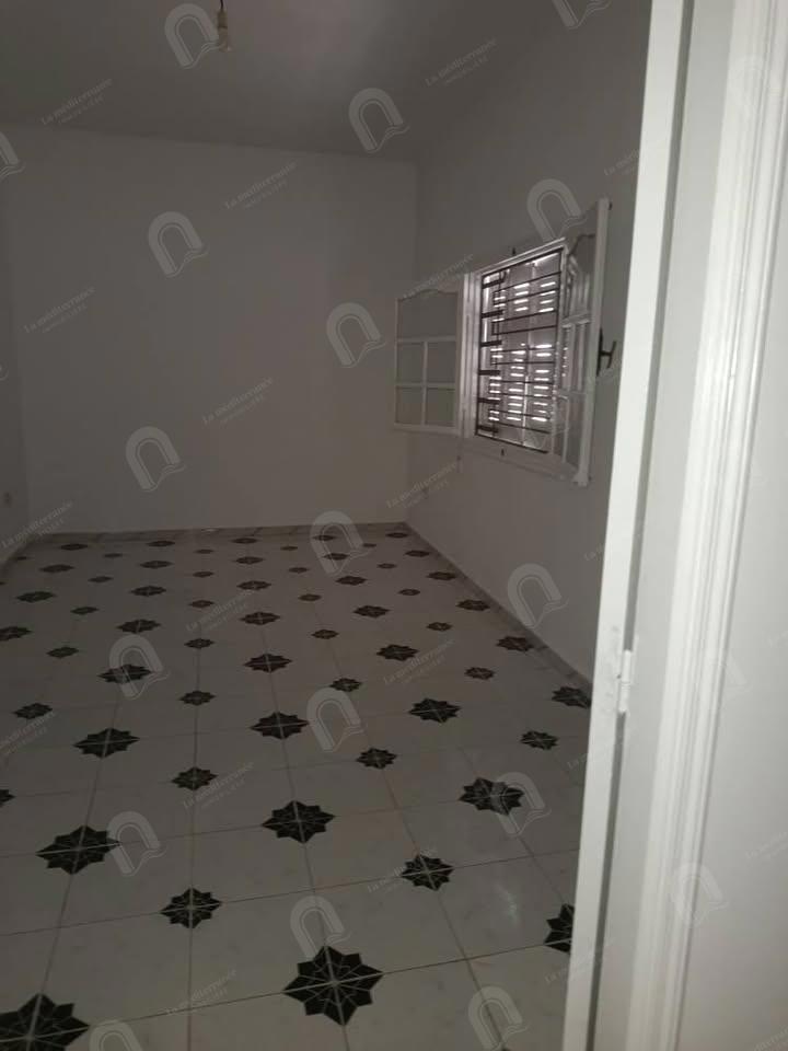 A louer un étage de villa S+2 indépendant  au bardo cité fatouma