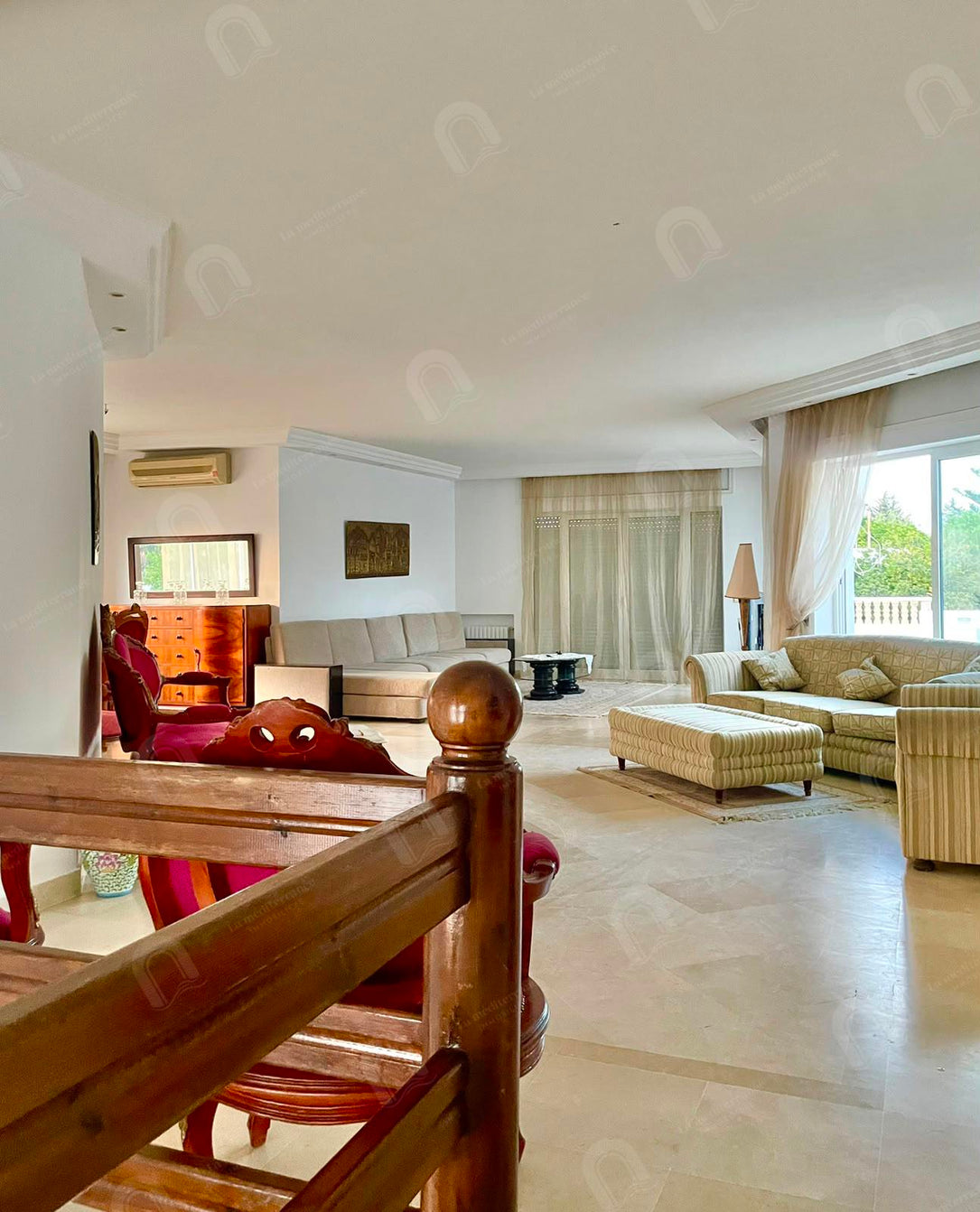 location s+3 au 2éme étage de villa avec piscine