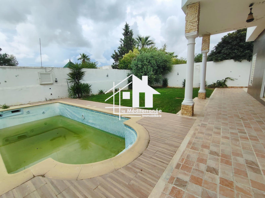 A louer un villa avec piscine à chotrana 1