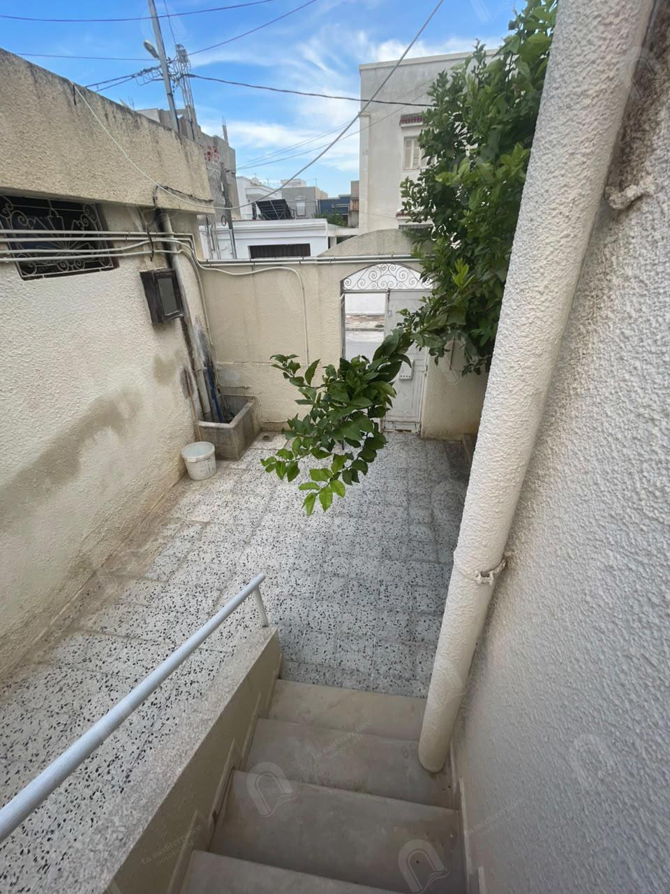 A louer étage de villa S+3 à bayrem ettounsi