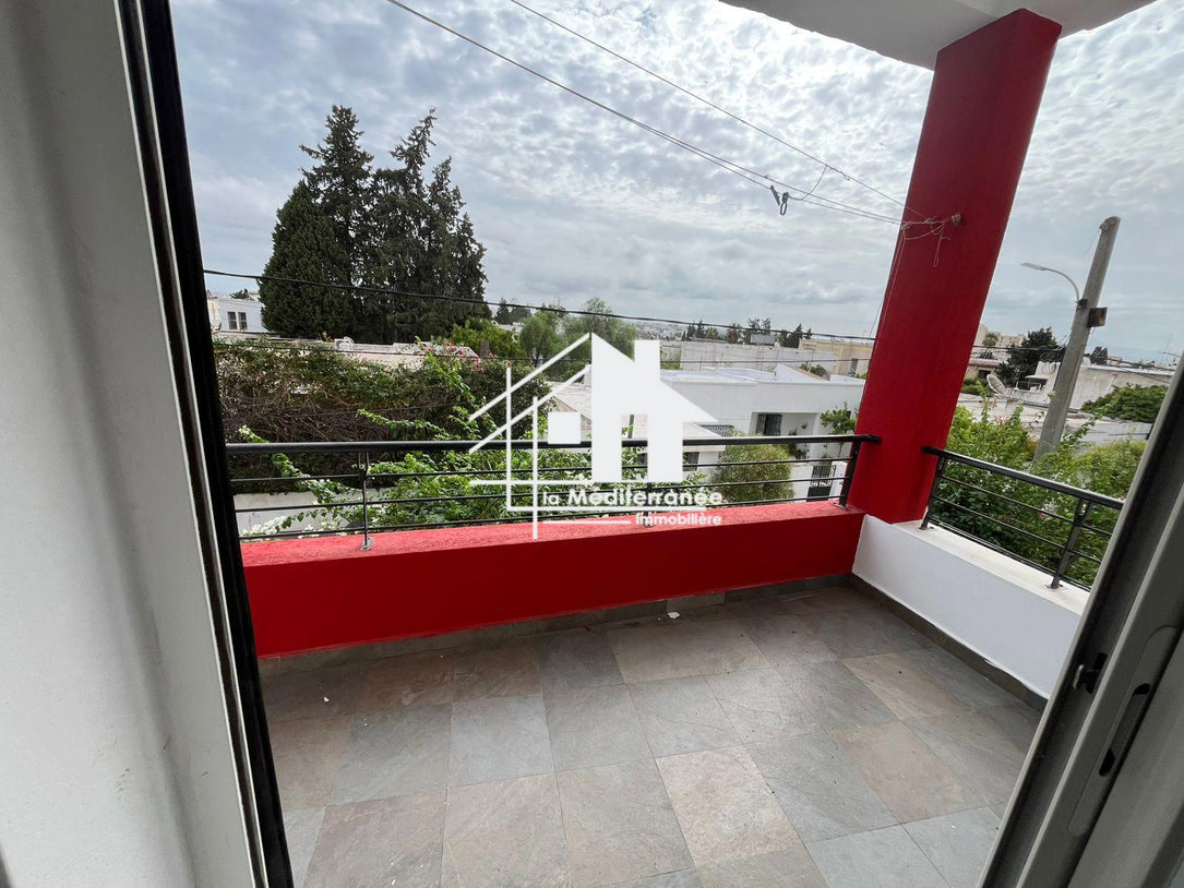 A louer s+2 à menzah 6