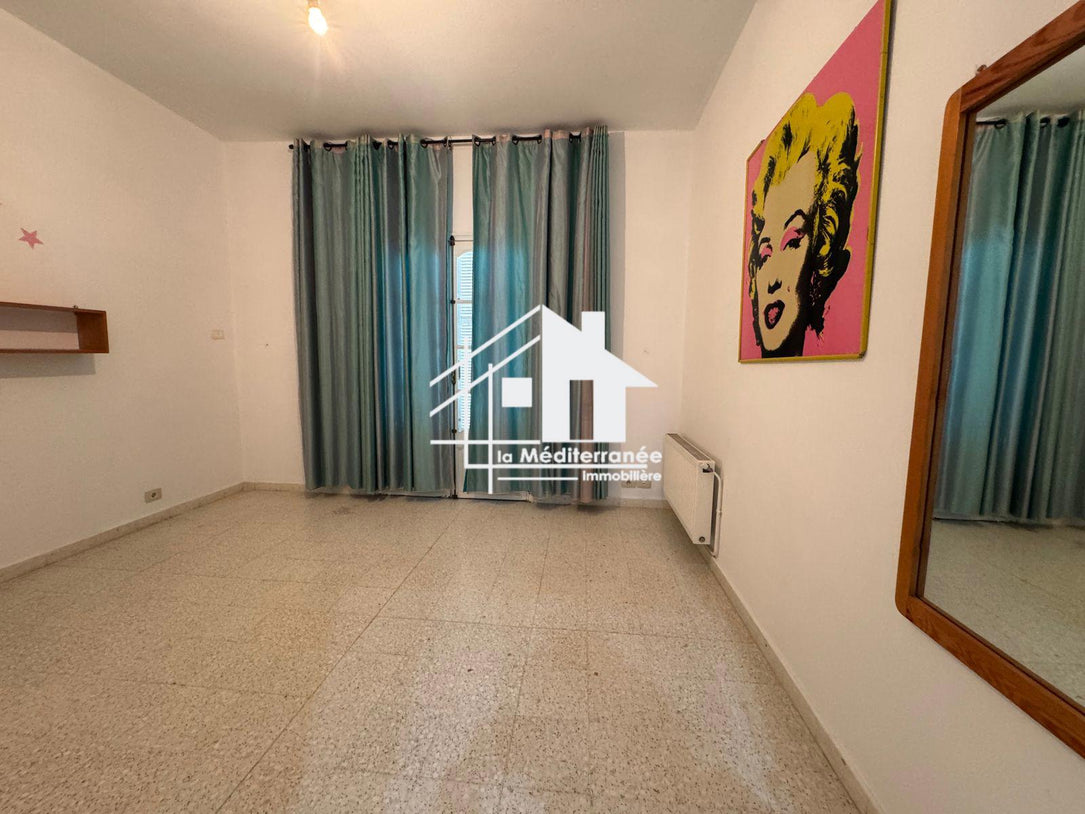 un duplex S+4 avec piscine à la Marsa