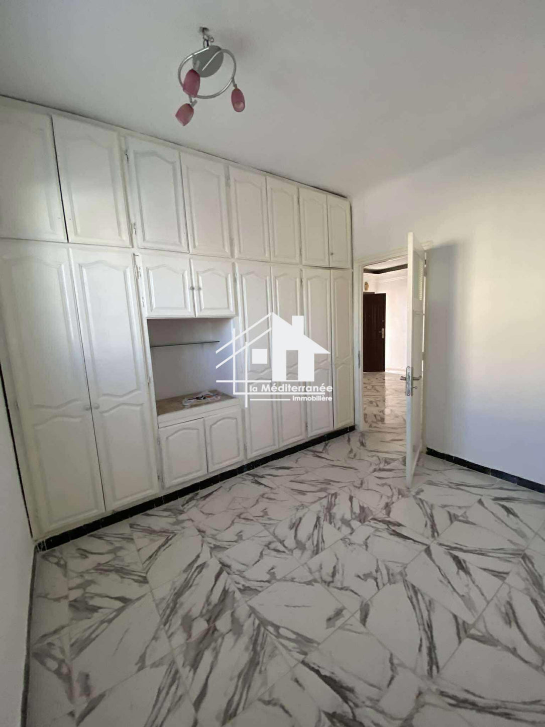 A louer un étage de villa s+3 à Ezzahra ville