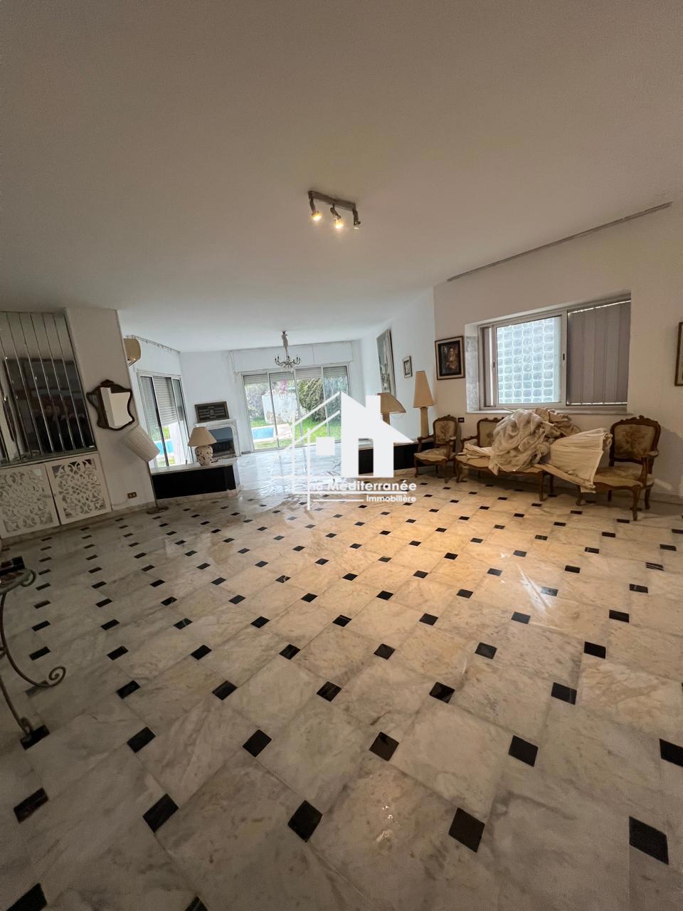 A louer Villa S6 avec piscine