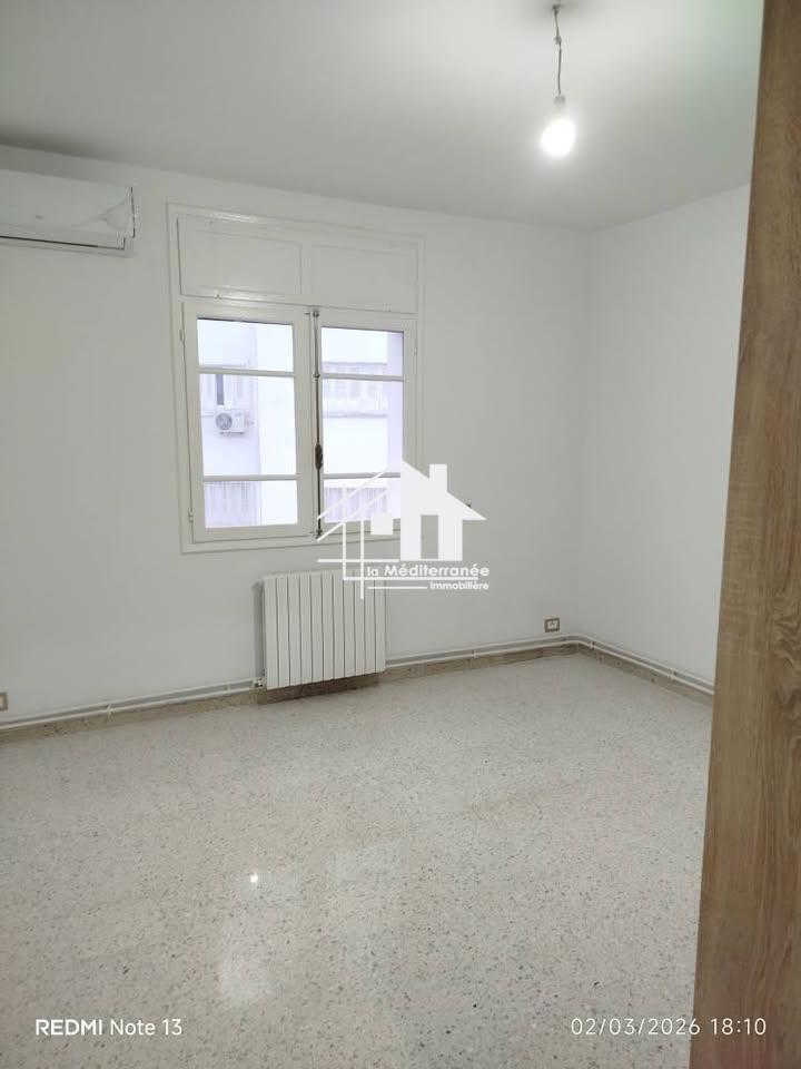 A louer appartement S+3 hst à El Manar 2