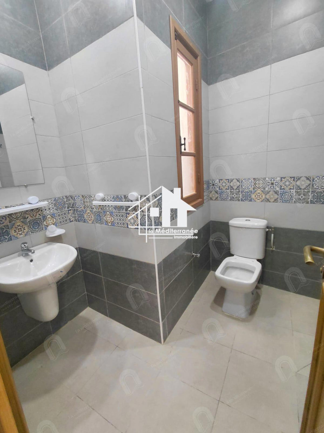 A louer bureaux neuf h3/h4 au centre ville Tunis