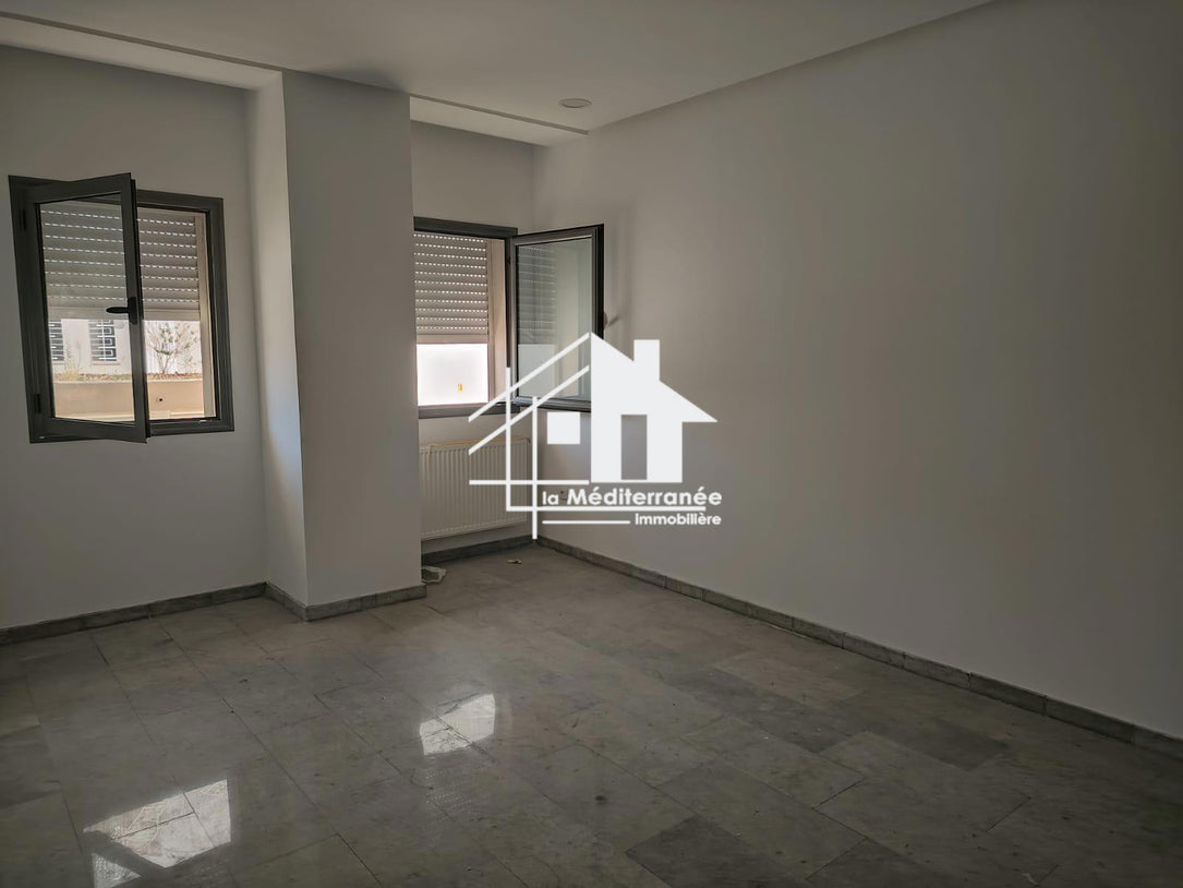Appartement s+3 à utilisation bureautique