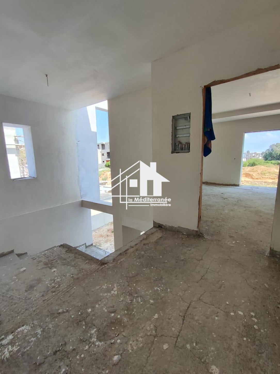 A vendre Villa Jumelée inachevé a la Soukra