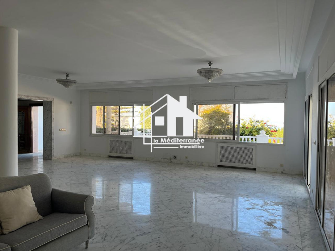A louer villa s+6 à la Marsa cube