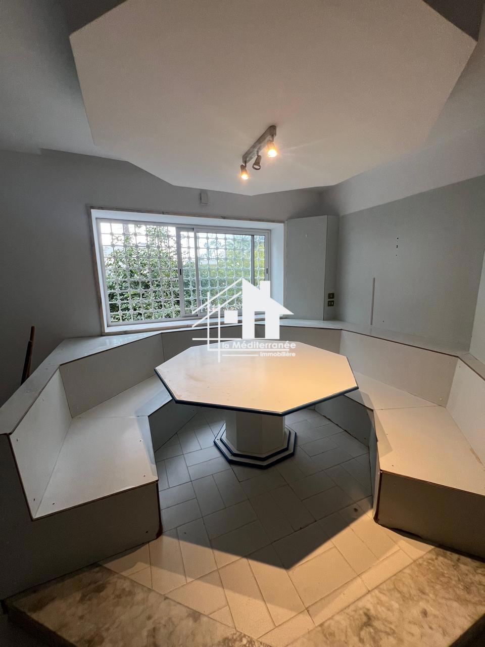 A louer Villa S6 avec piscine