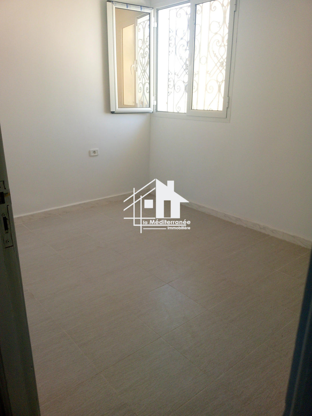 bureau H+2 à mourouj 4