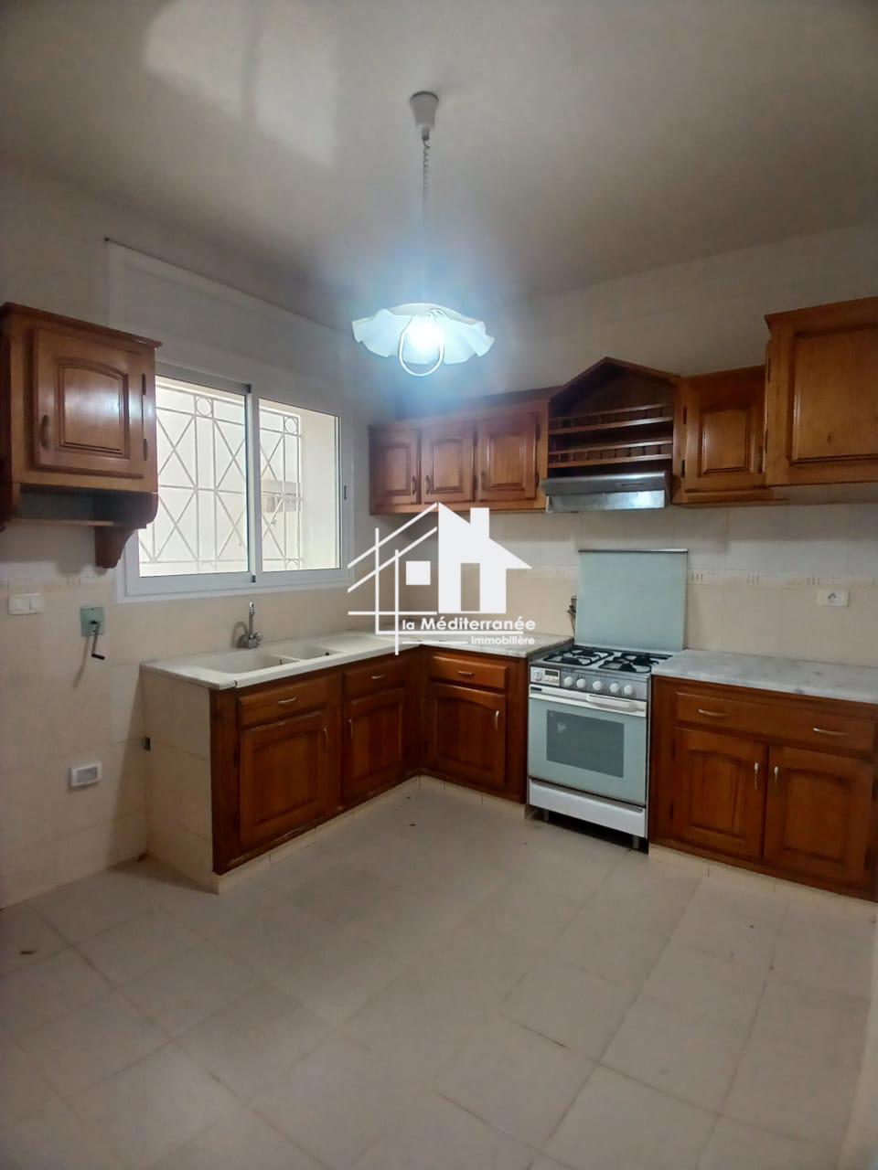 A louer duplex s+3 à la Marsa