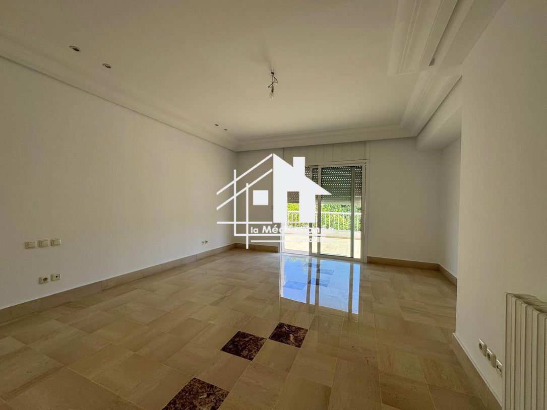 A louer une magnifique villa de maitre S+6