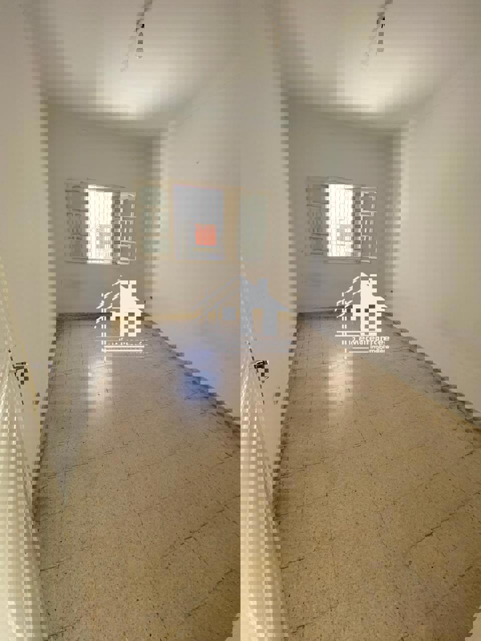 location étage de villa s3 au Bardo prés de chemi
