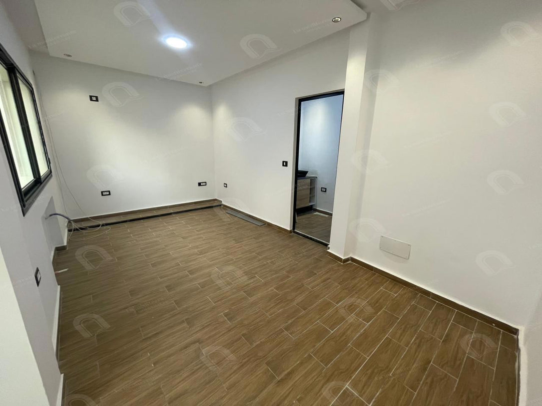 A louer un Etage de villa s+4 Usage bureautique jamais habitée A Rades cote apollo